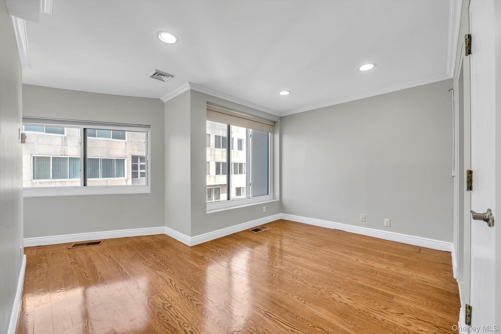 100 Cuttermill Road # 4G, Great Neck, NY 11021