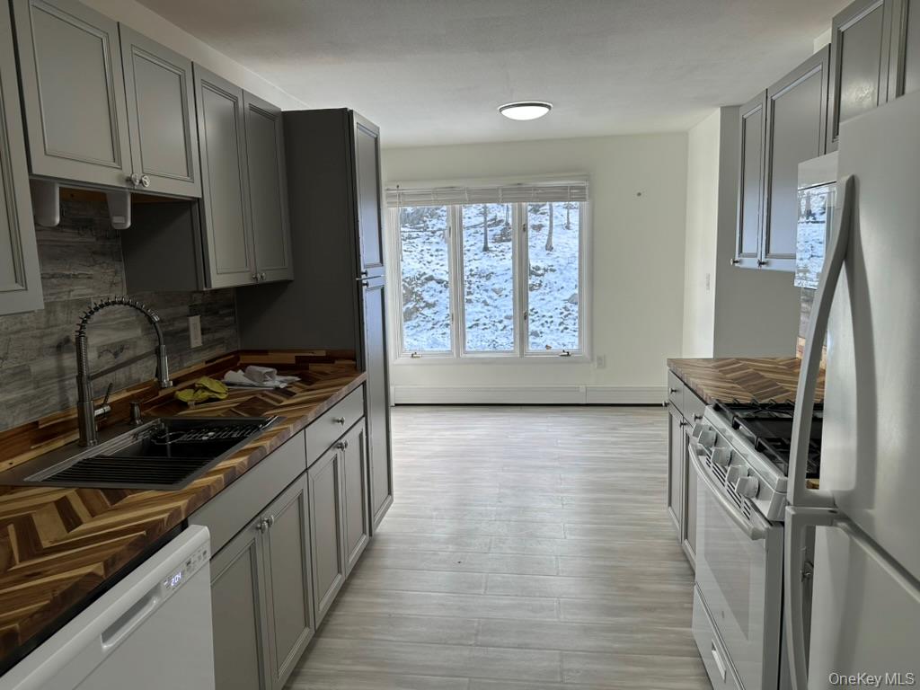 3 Hook Road # 72k, Poughkeepsie, NY 12601