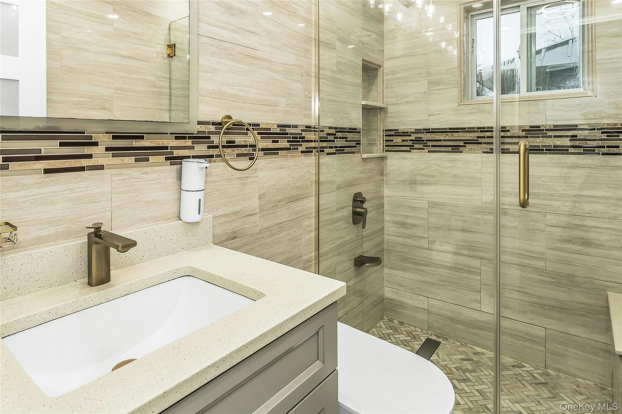 5 Malone Street, Hicksville, NY 11801