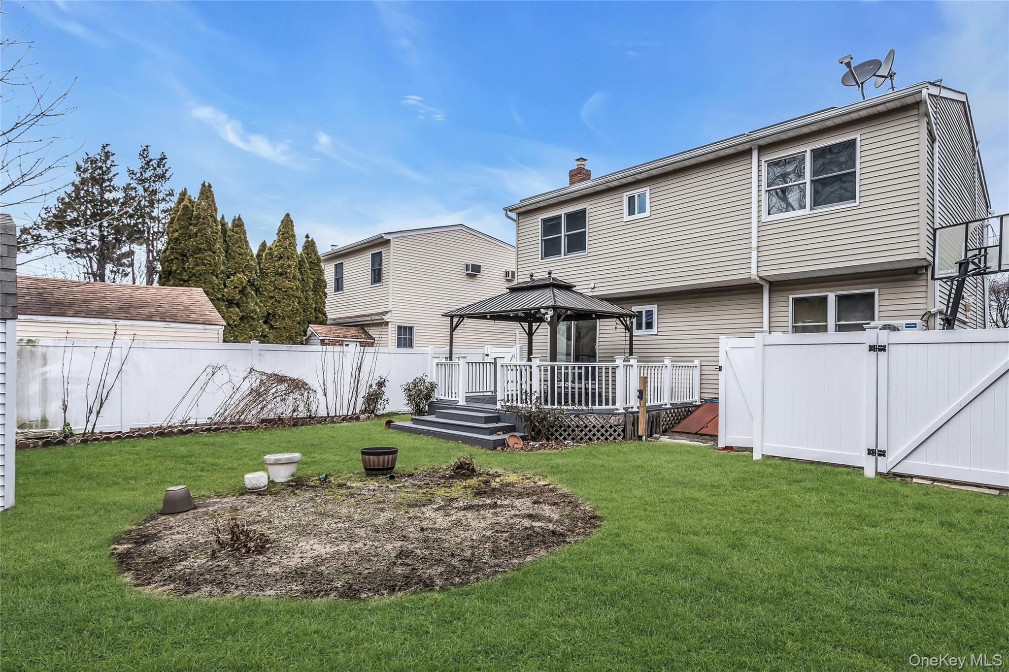 5 Malone Street, Hicksville, NY 11801