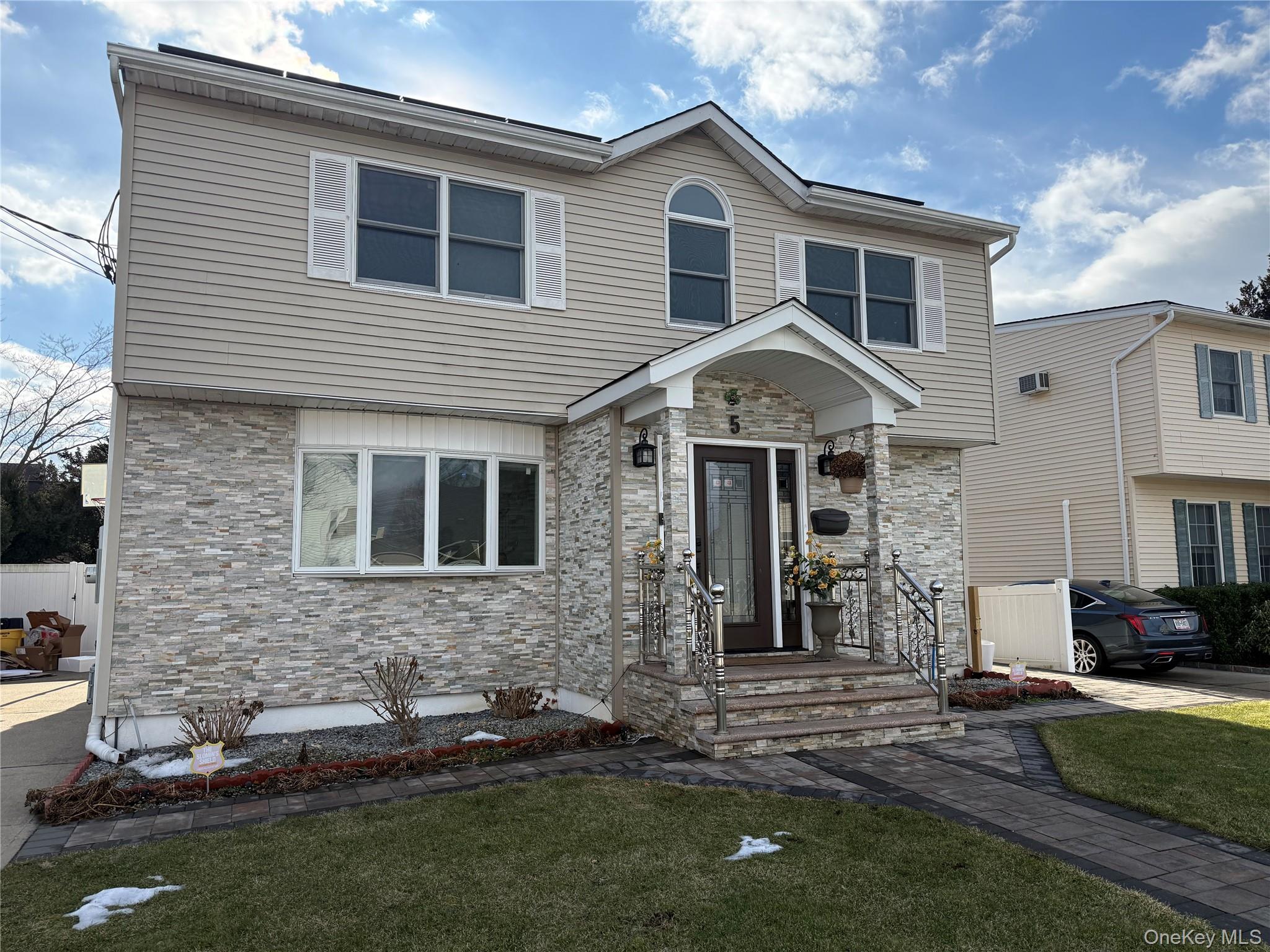 5 Malone Street, Hicksville, NY 11801