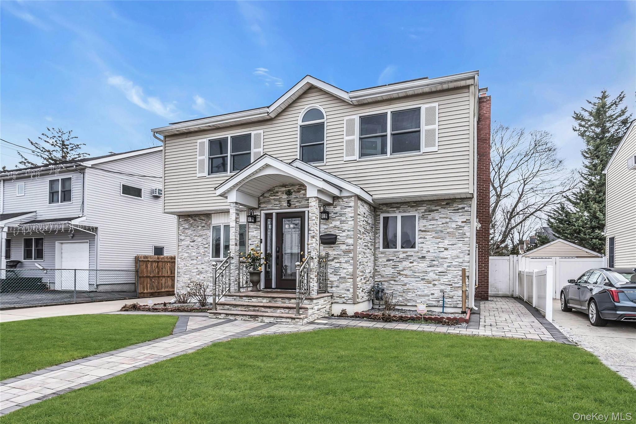 5 Malone Street, Hicksville, NY 11801