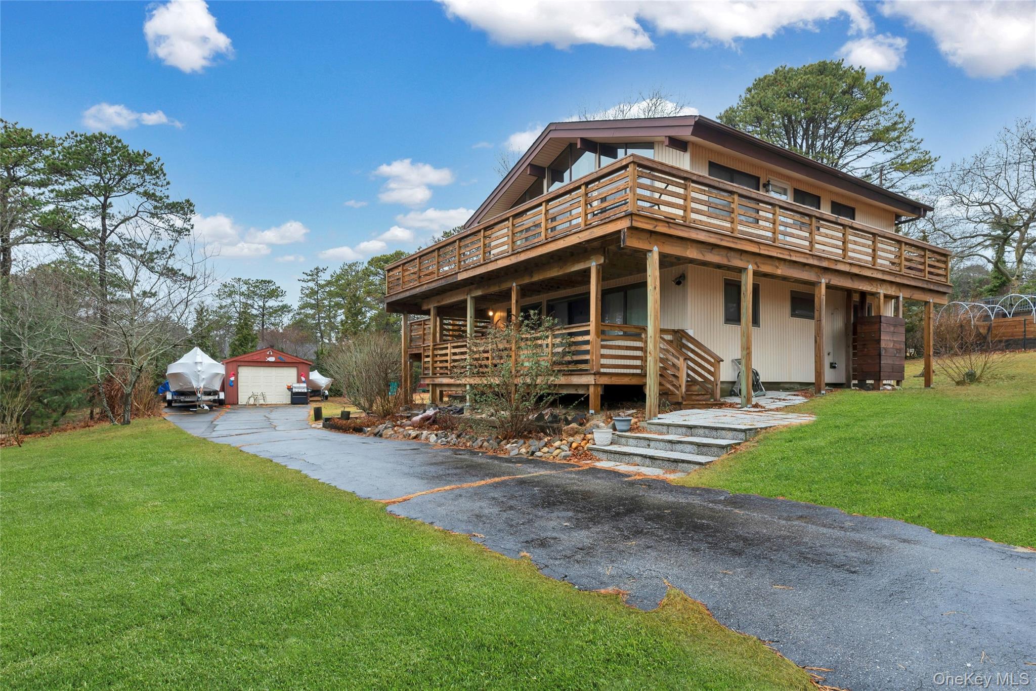 5 Victoria Drive, Hampton Bays, NY 11946