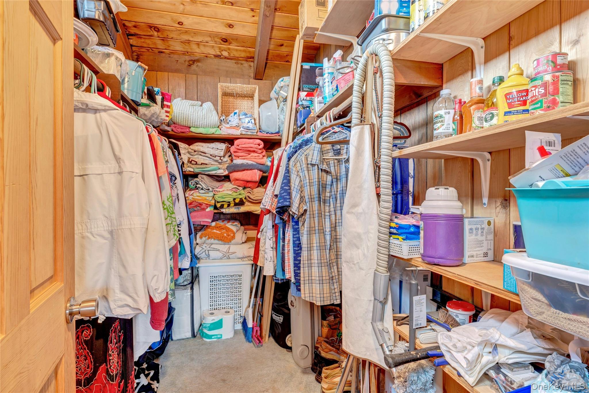 5 Victoria Drive, Hampton Bays, NY 11946