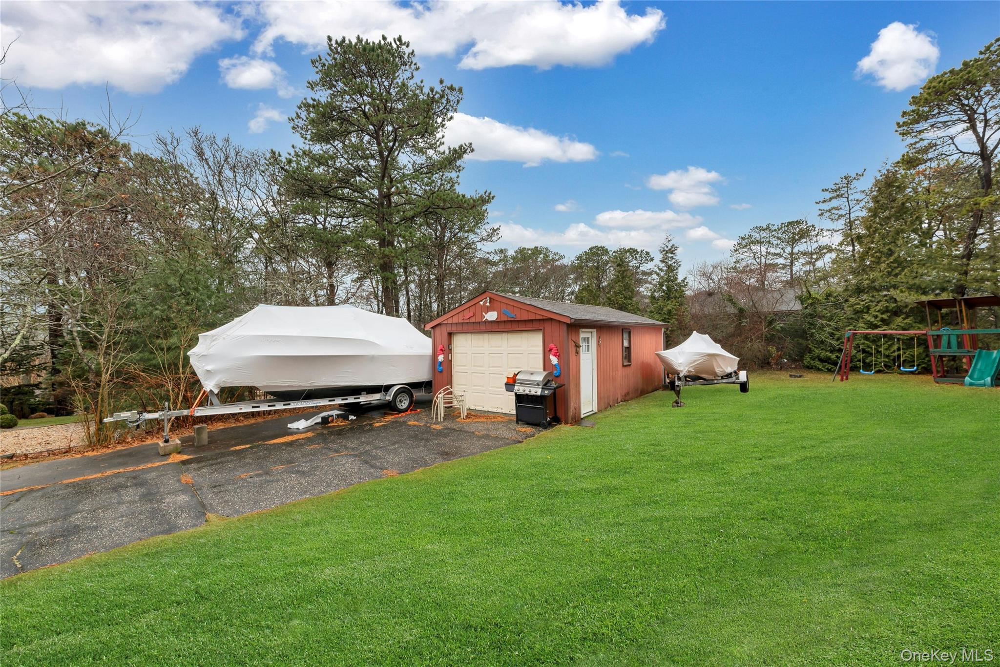 5 Victoria Drive, Hampton Bays, NY 11946