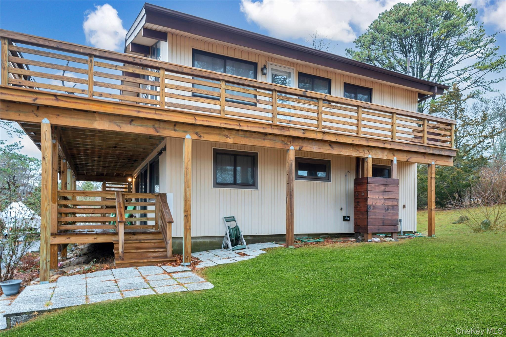 5 Victoria Drive, Hampton Bays, NY 11946