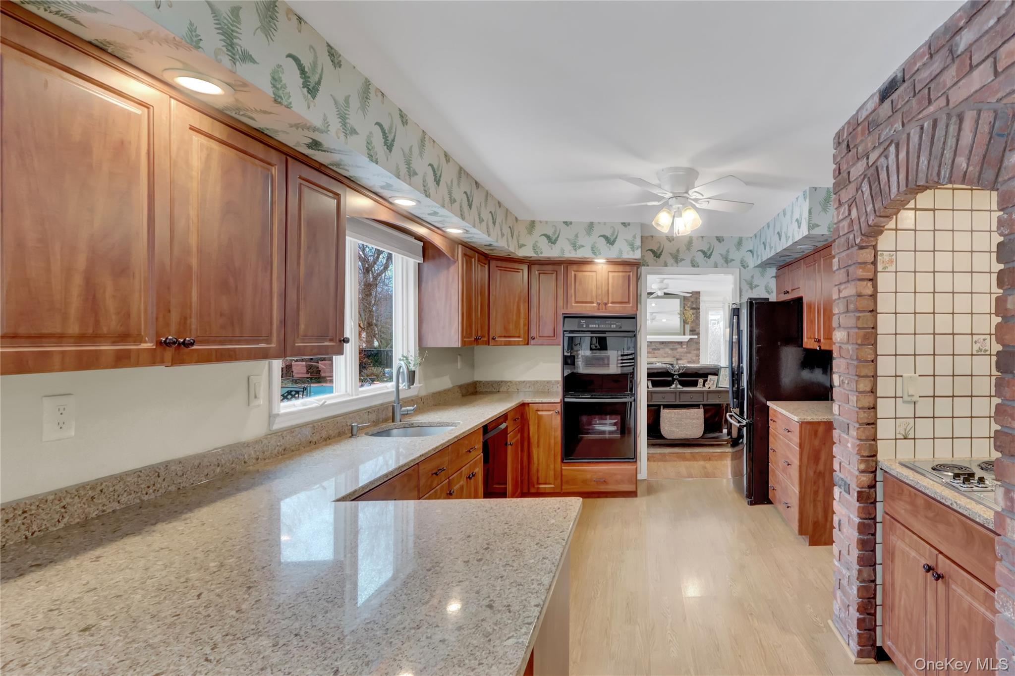 6 Samuels Path, Miller Place, NY 11764