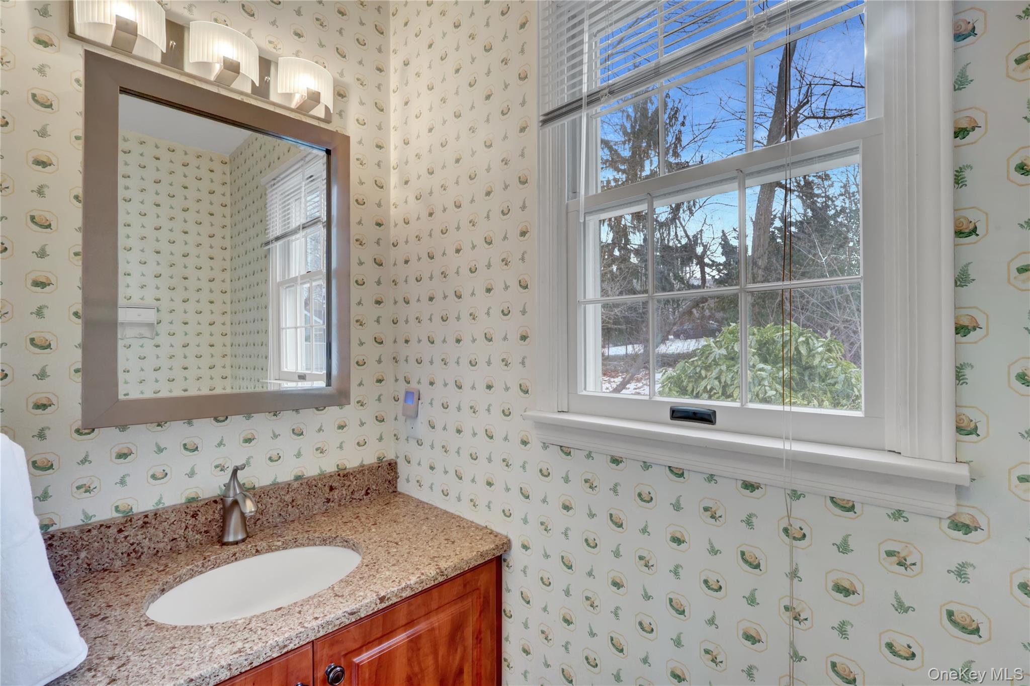 6 Samuels Path, Miller Place, NY 11764