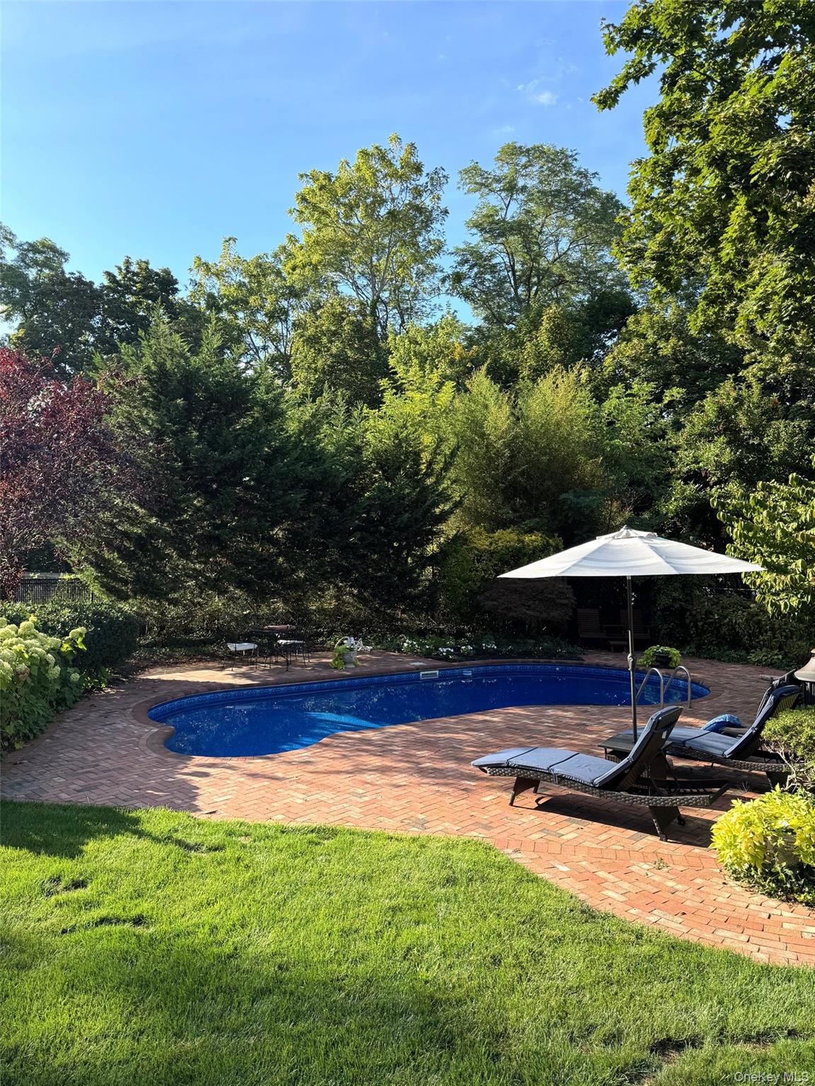 6 Samuels Path, Miller Place, NY 11764