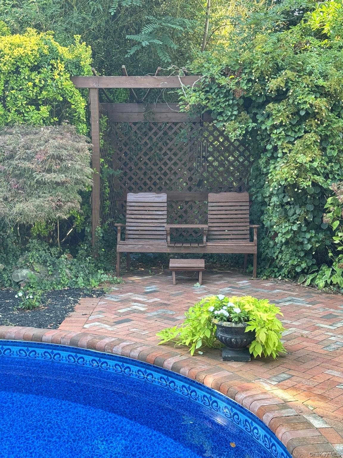 6 Samuels Path, Miller Place, NY 11764