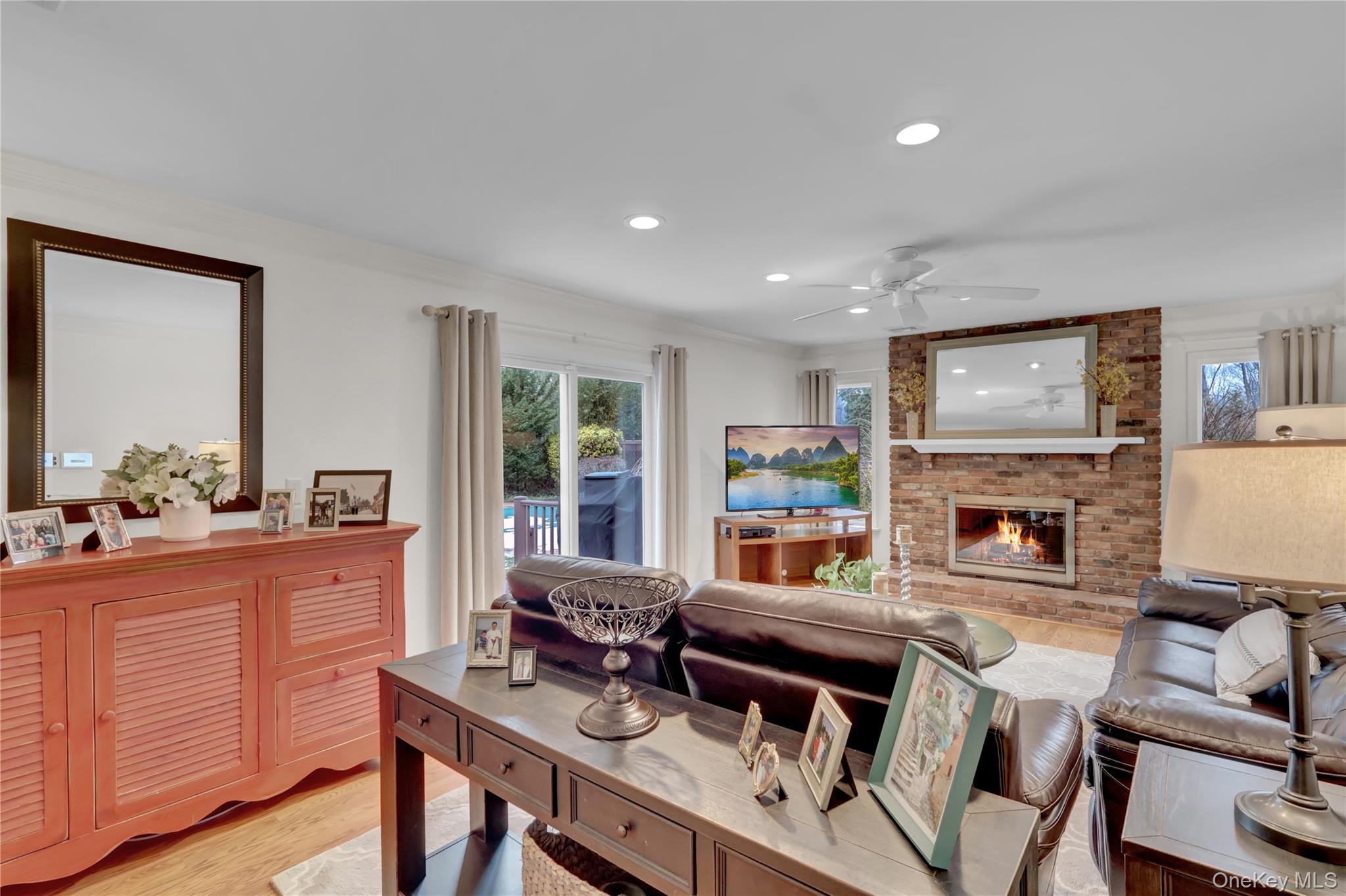 6 Samuels Path, Miller Place, NY 11764