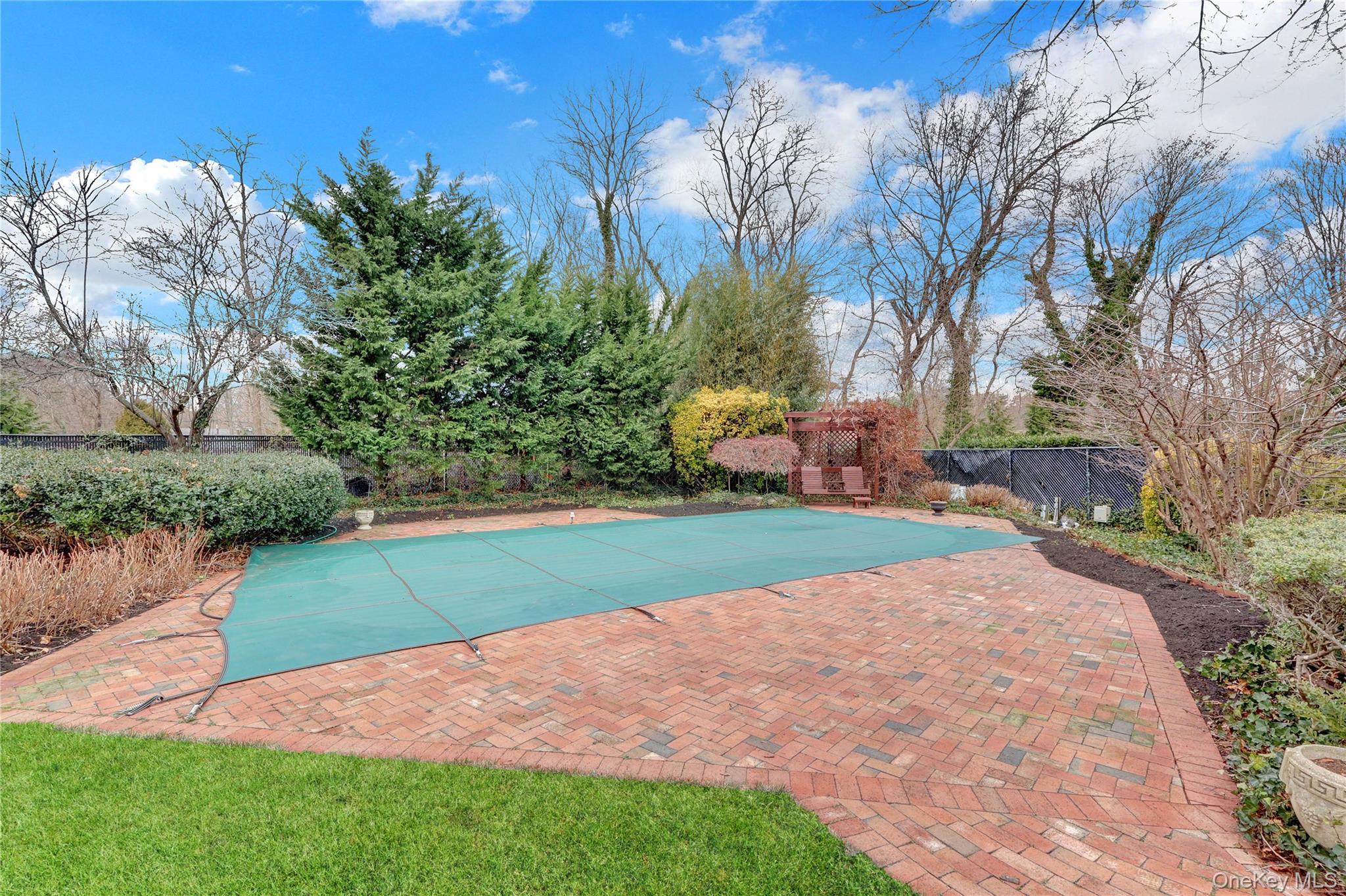 6 Samuels Path, Miller Place, NY 11764