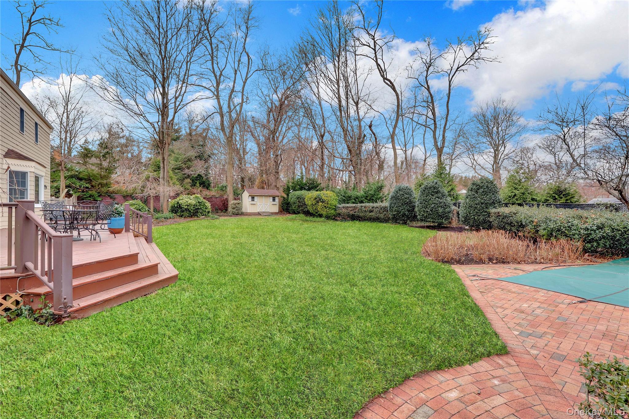 6 Samuels Path, Miller Place, NY 11764