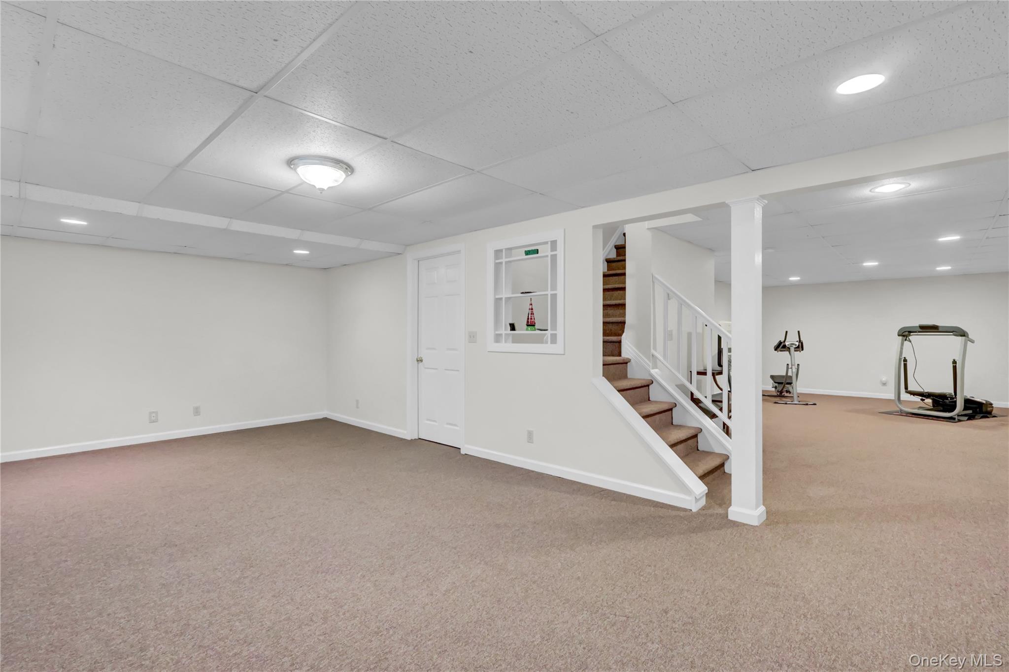 6 Samuels Path, Miller Place, NY 11764