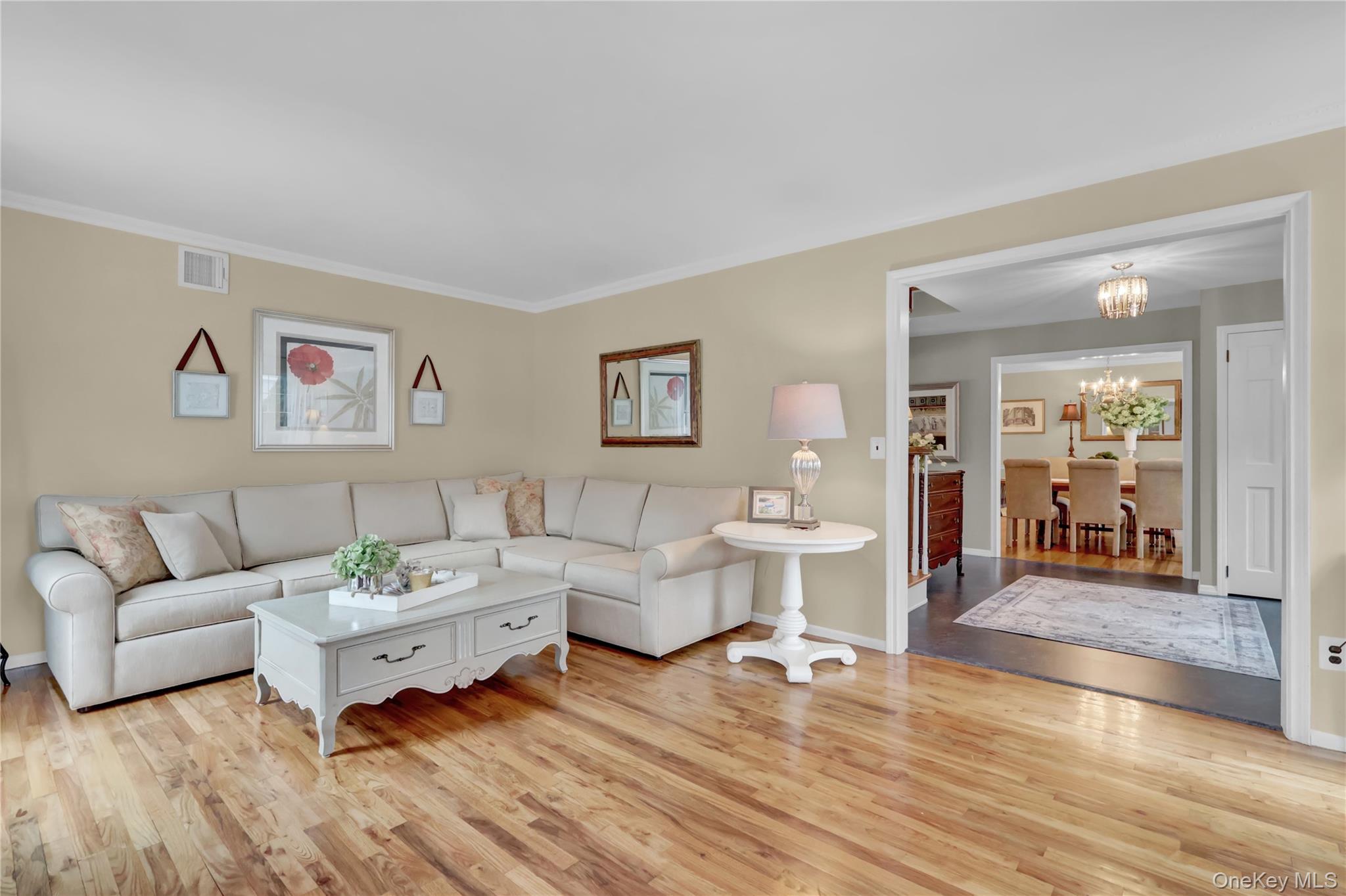 6 Samuels Path, Miller Place, NY 11764