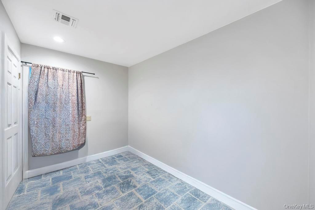 69 E 8th Street, Huntington Station, NY 11746