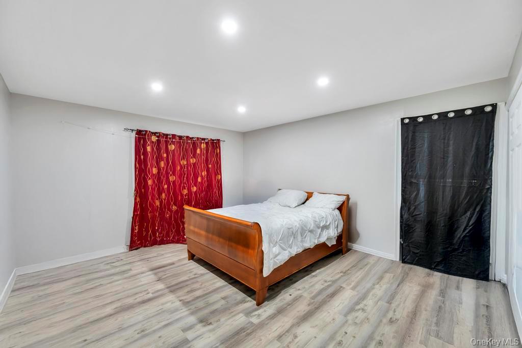 69 E 8th Street, Huntington Station, NY 11746