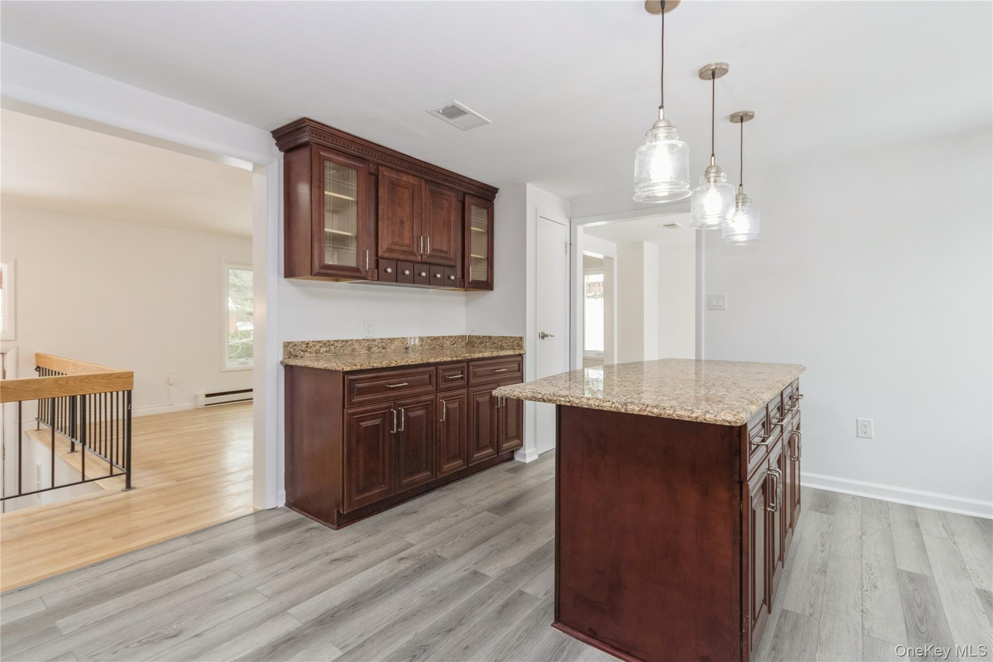 20 Lake Road, Mahopac, NY 10541