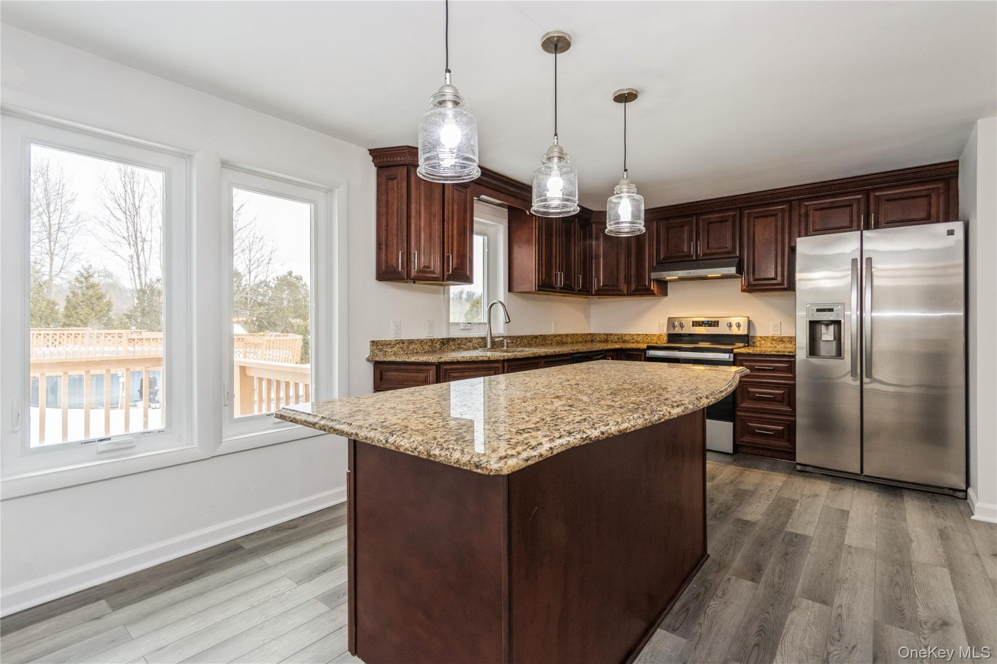 20 Lake Road, Mahopac, NY 10541