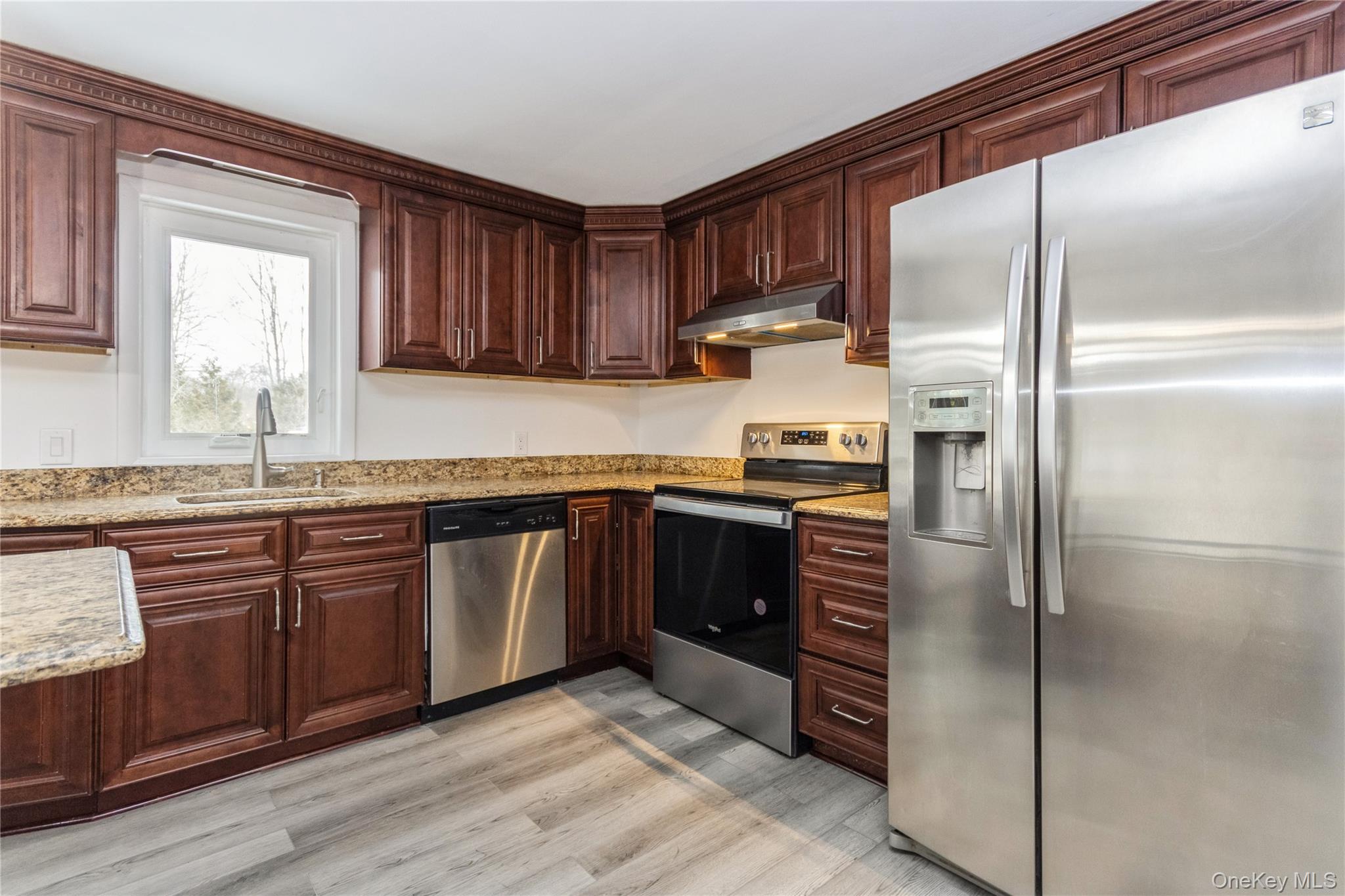 20 Lake Road, Mahopac, NY 10541