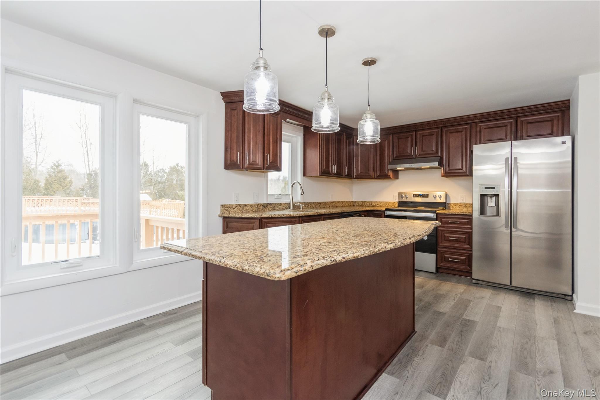 20 Lake Road, Mahopac, NY 10541