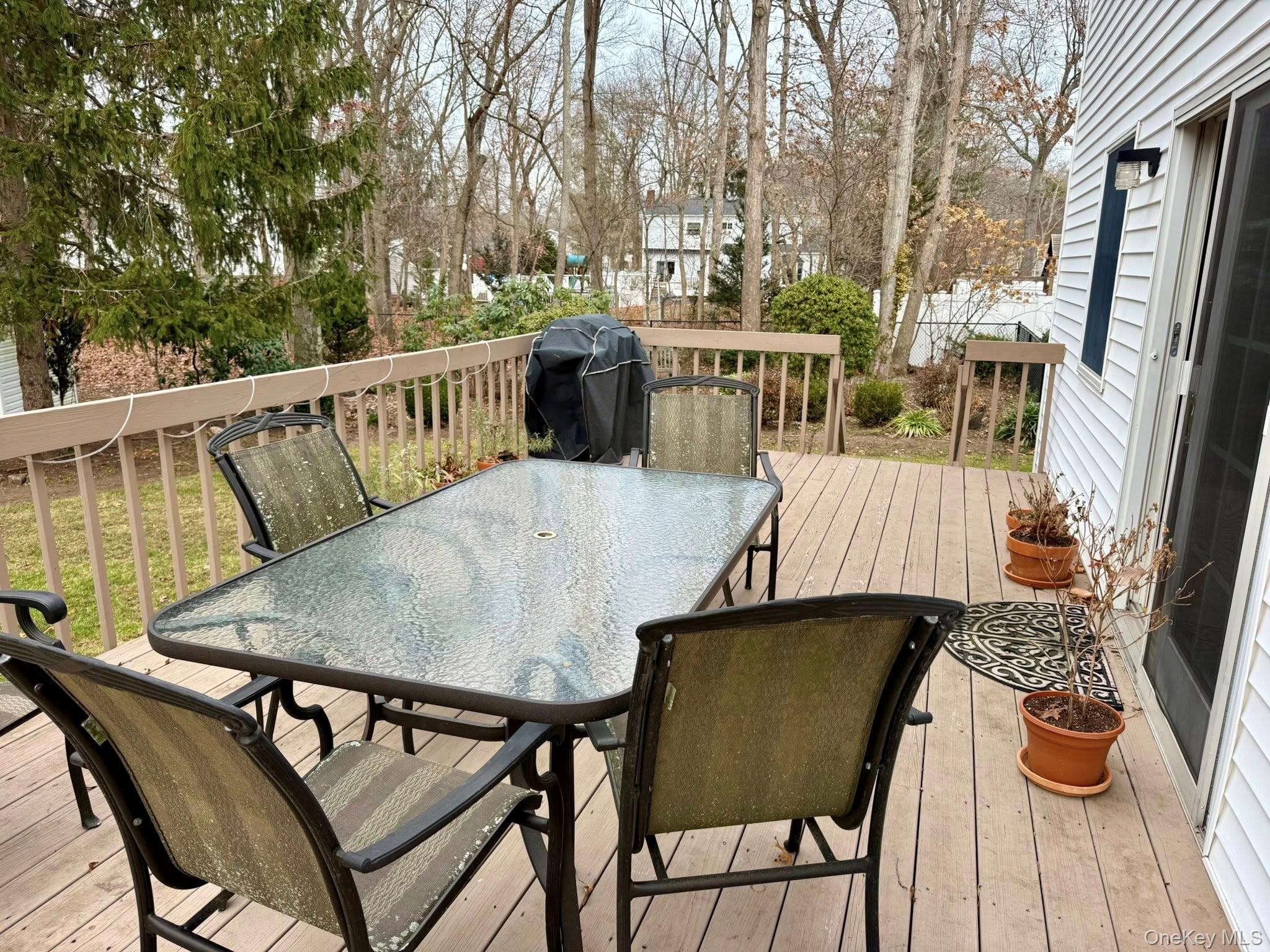 86 Krispin Lane, East Setauket, NY 11733