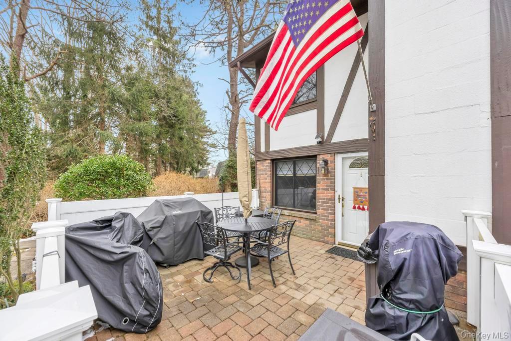 211 Birchwood Road, Medford, NY 11763