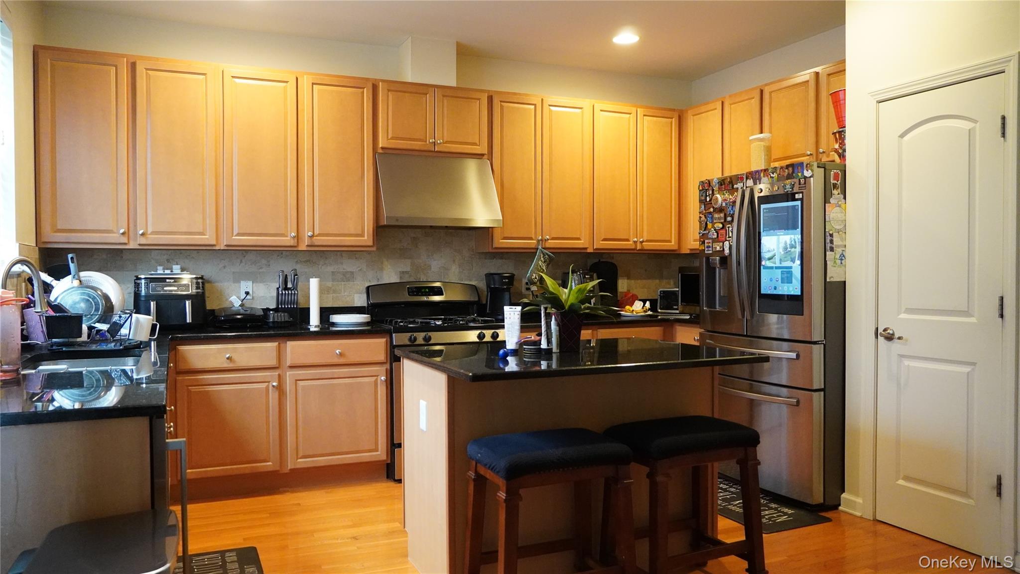 1402 Hawthorn Way, New Windsor, NY 12553