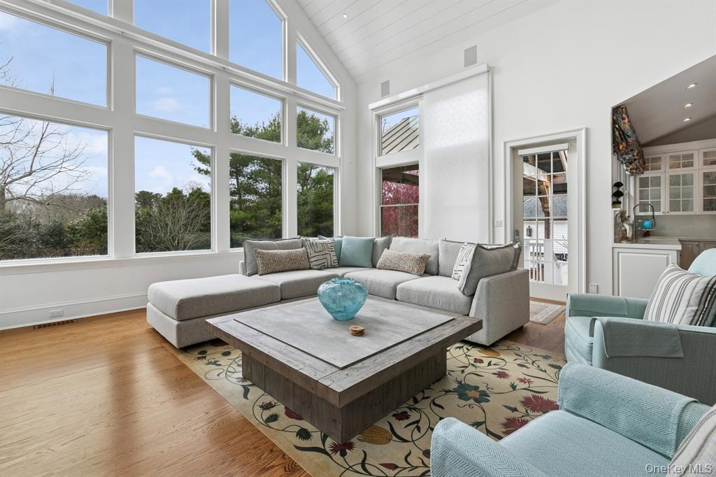 15 Carter Road, Hampton Bays, NY 11946