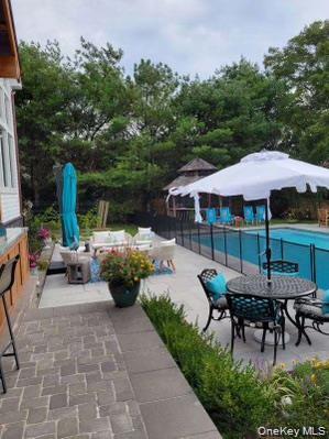 15 Carter Road, Hampton Bays, NY 11946