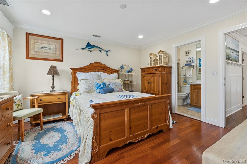 15 Carter Road, Hampton Bays, NY 11946