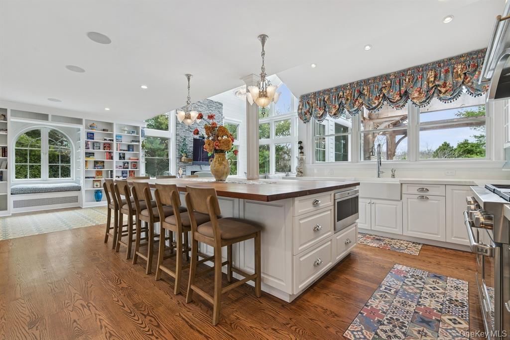 15 Carter Road, Hampton Bays, NY 11946