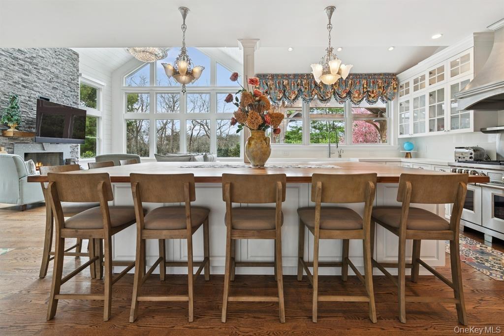 15 Carter Road, Hampton Bays, NY 11946