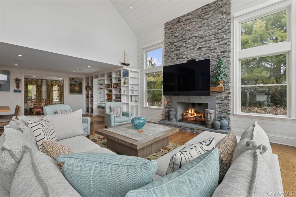 15 Carter Road, Hampton Bays, NY 11946