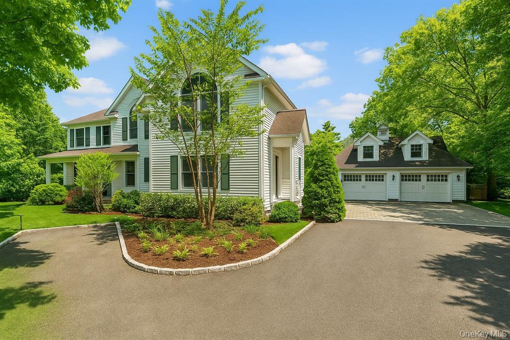 15 Carter Road, Hampton Bays, NY 11946