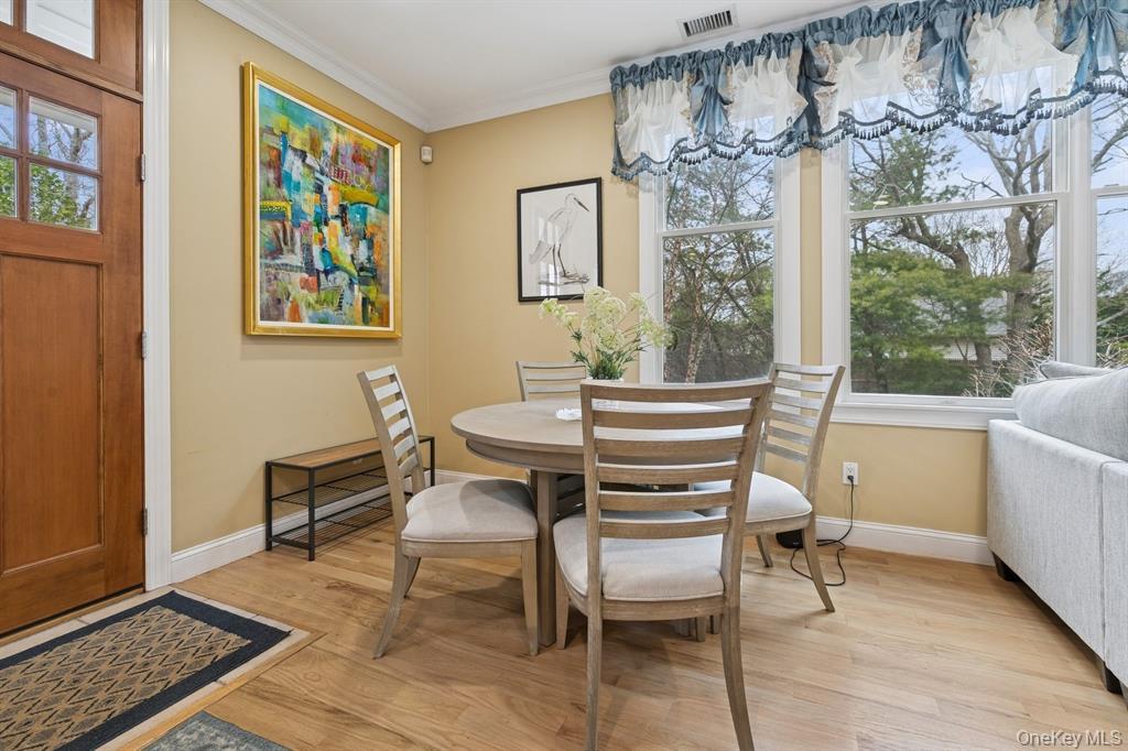 15 Carter Road, Hampton Bays, NY 11946