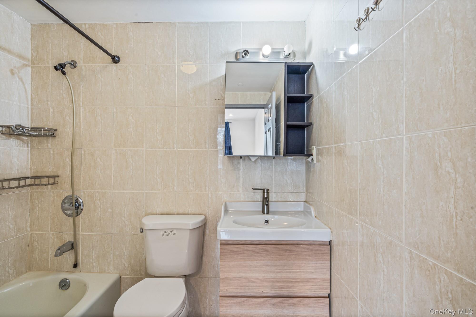 8115 Queens Boulevard # 3A, Elmhurst, NY 11373