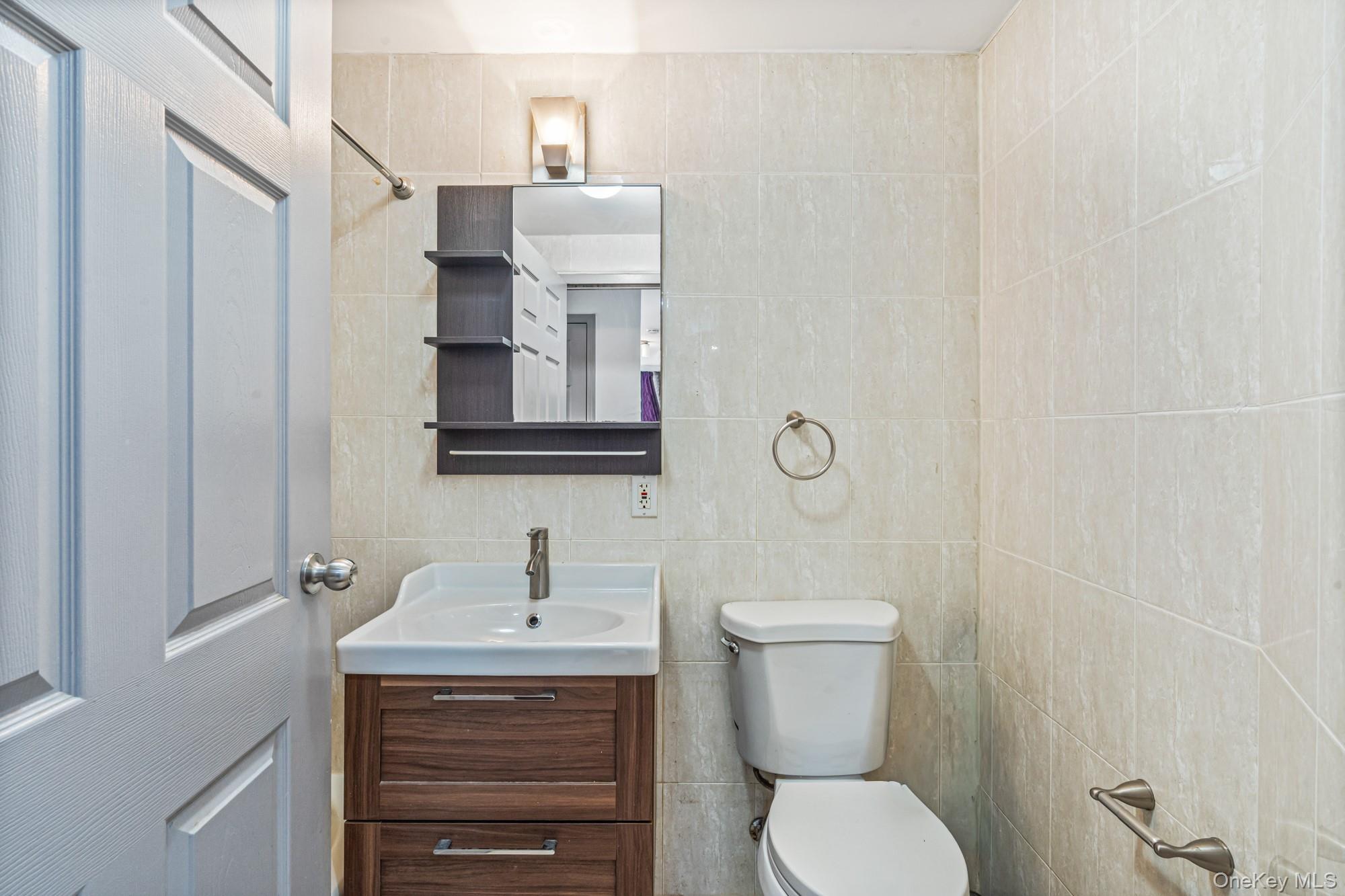 8115 Queens Boulevard # 3A, Elmhurst, NY 11373