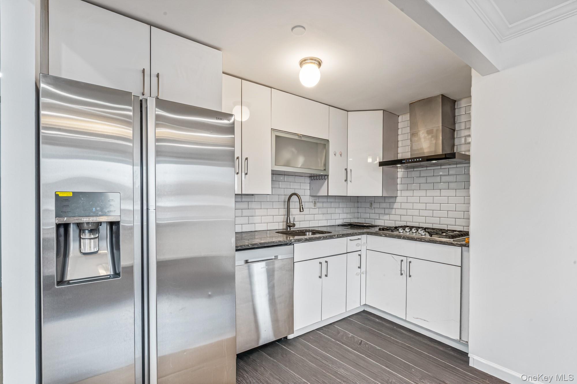 8115 Queens Boulevard # 3A, Elmhurst, NY 11373