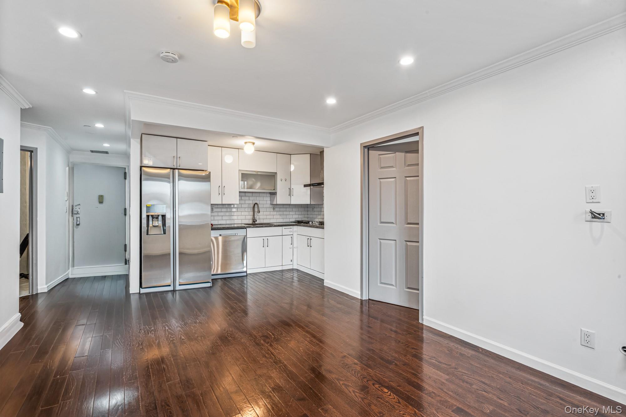 8115 Queens Boulevard # 3A, Elmhurst, NY 11373