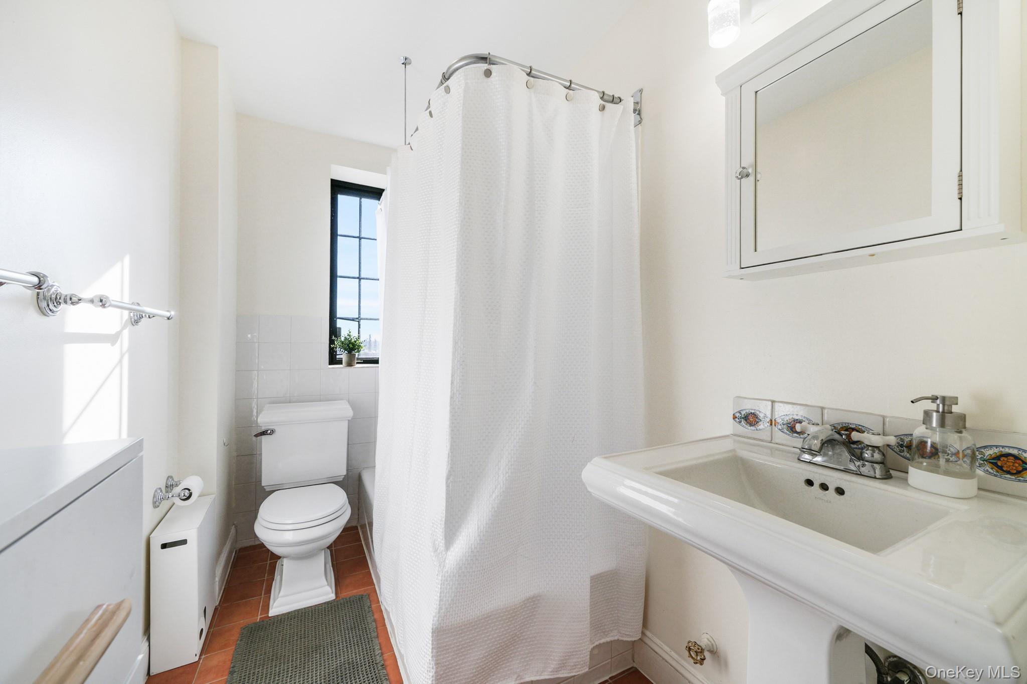 45 Pondfield Road W # 5F, Bronxville, NY 10708