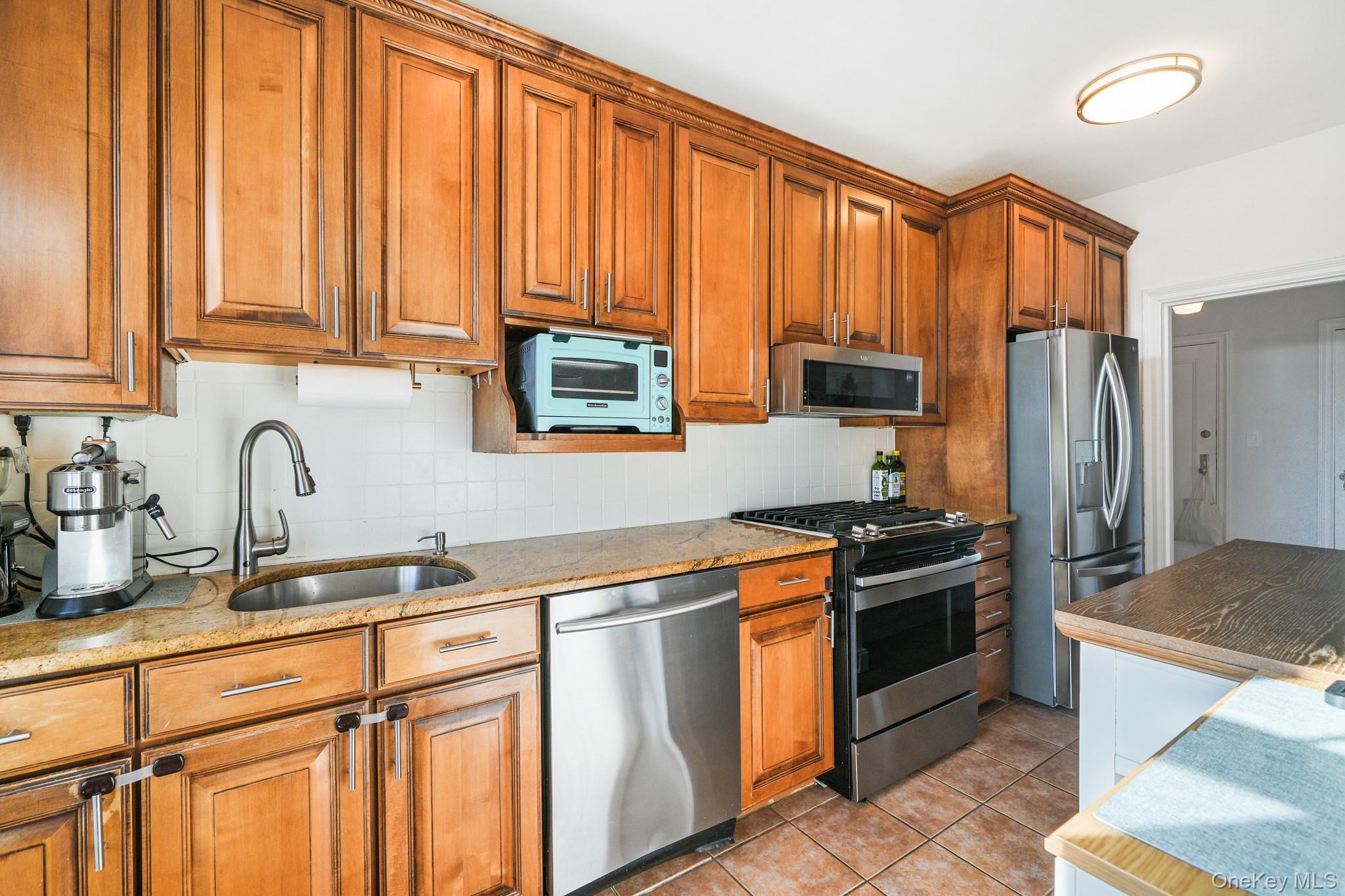 45 Pondfield Road W # 5F, Bronxville, NY 10708