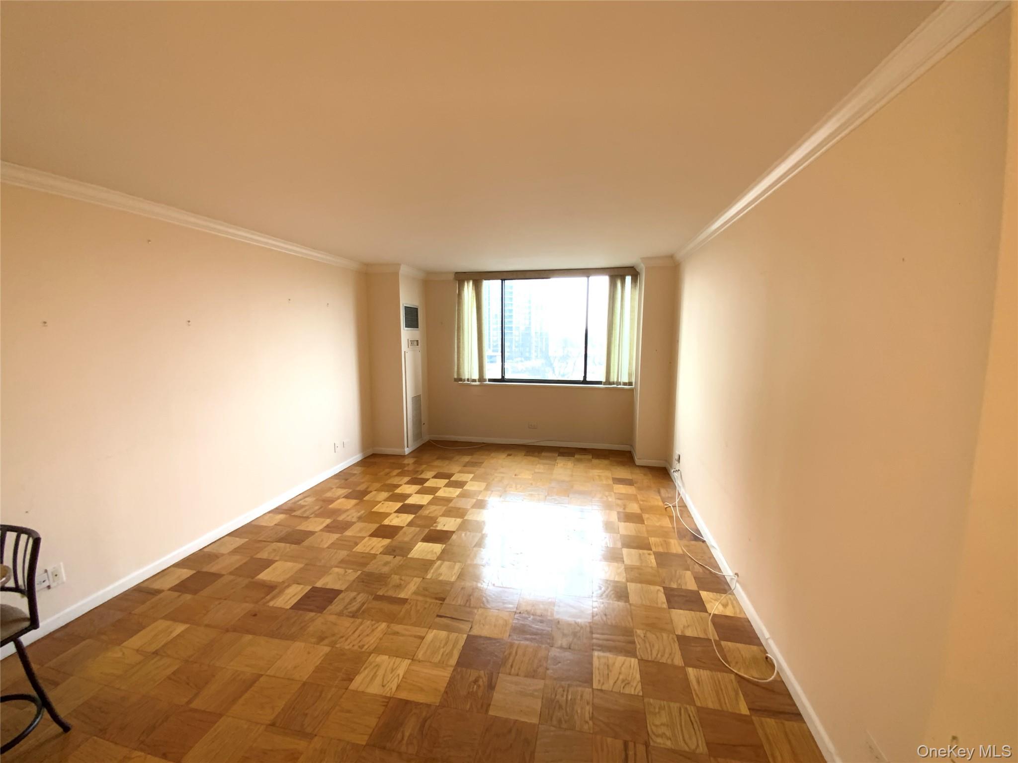 27110 Grand Central Parkway # 5M, Floral Park, NY 11005