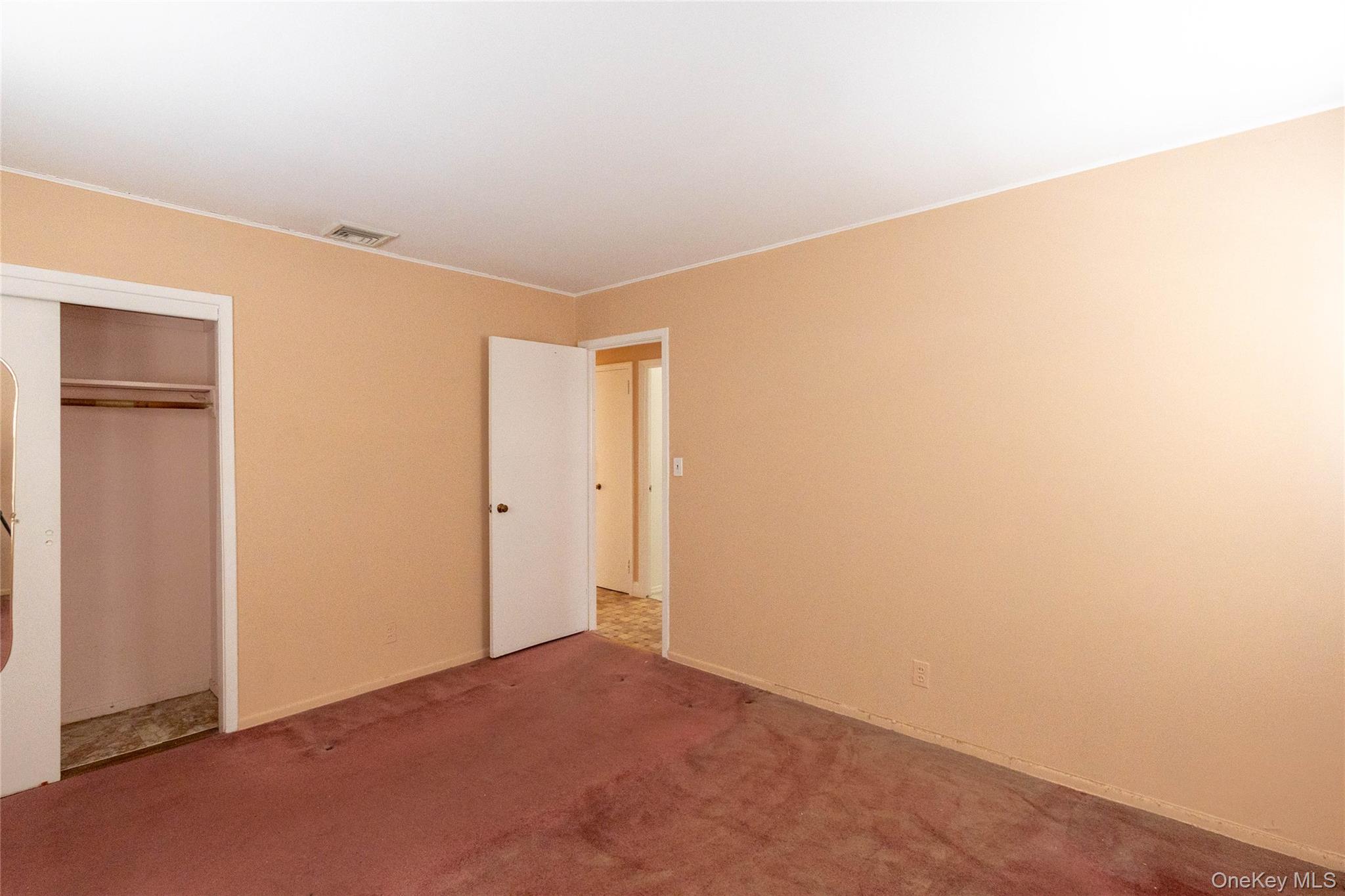 106 Powell Court, North Babylon, NY 11703