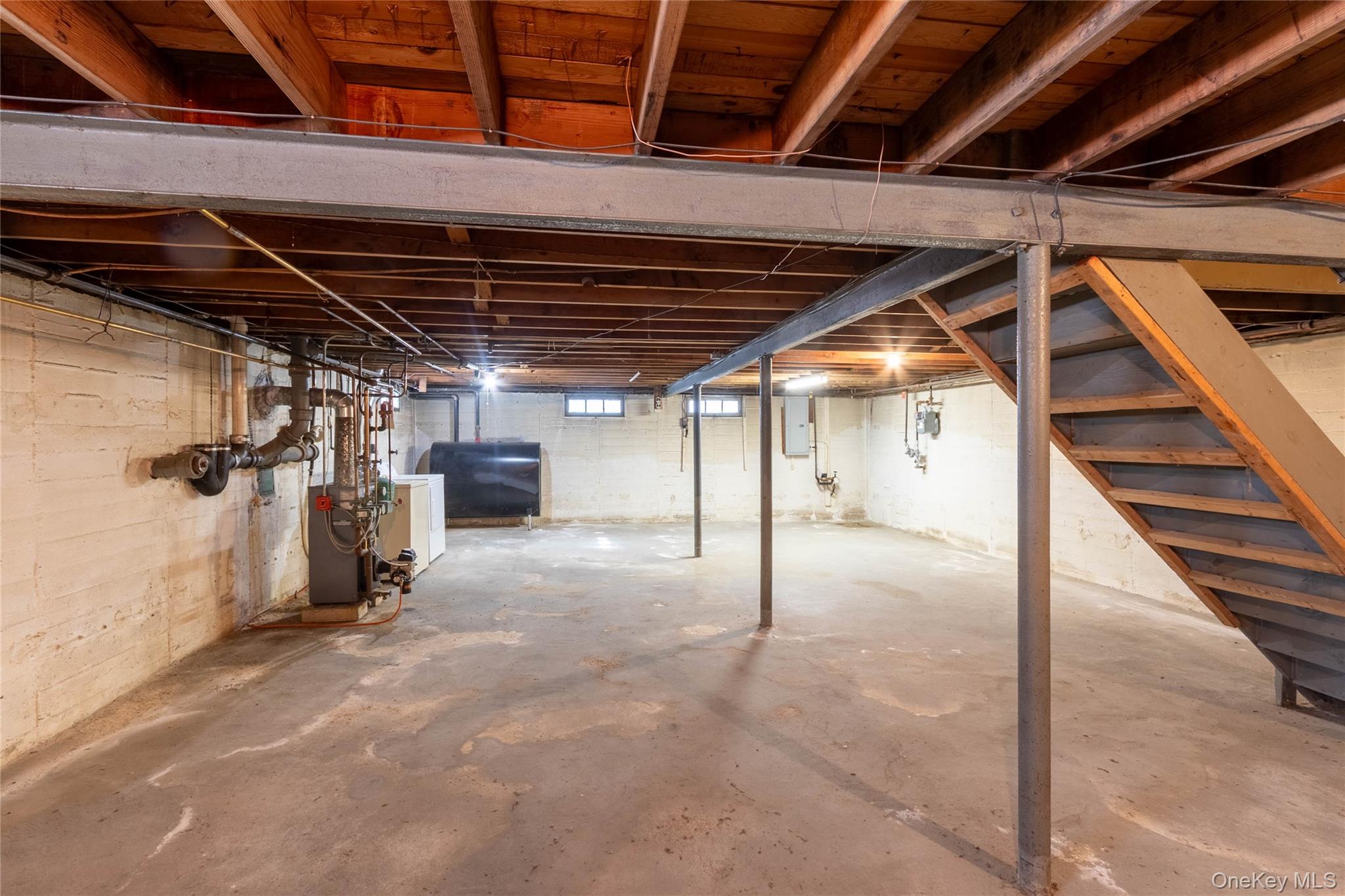 106 Powell Court, North Babylon, NY 11703