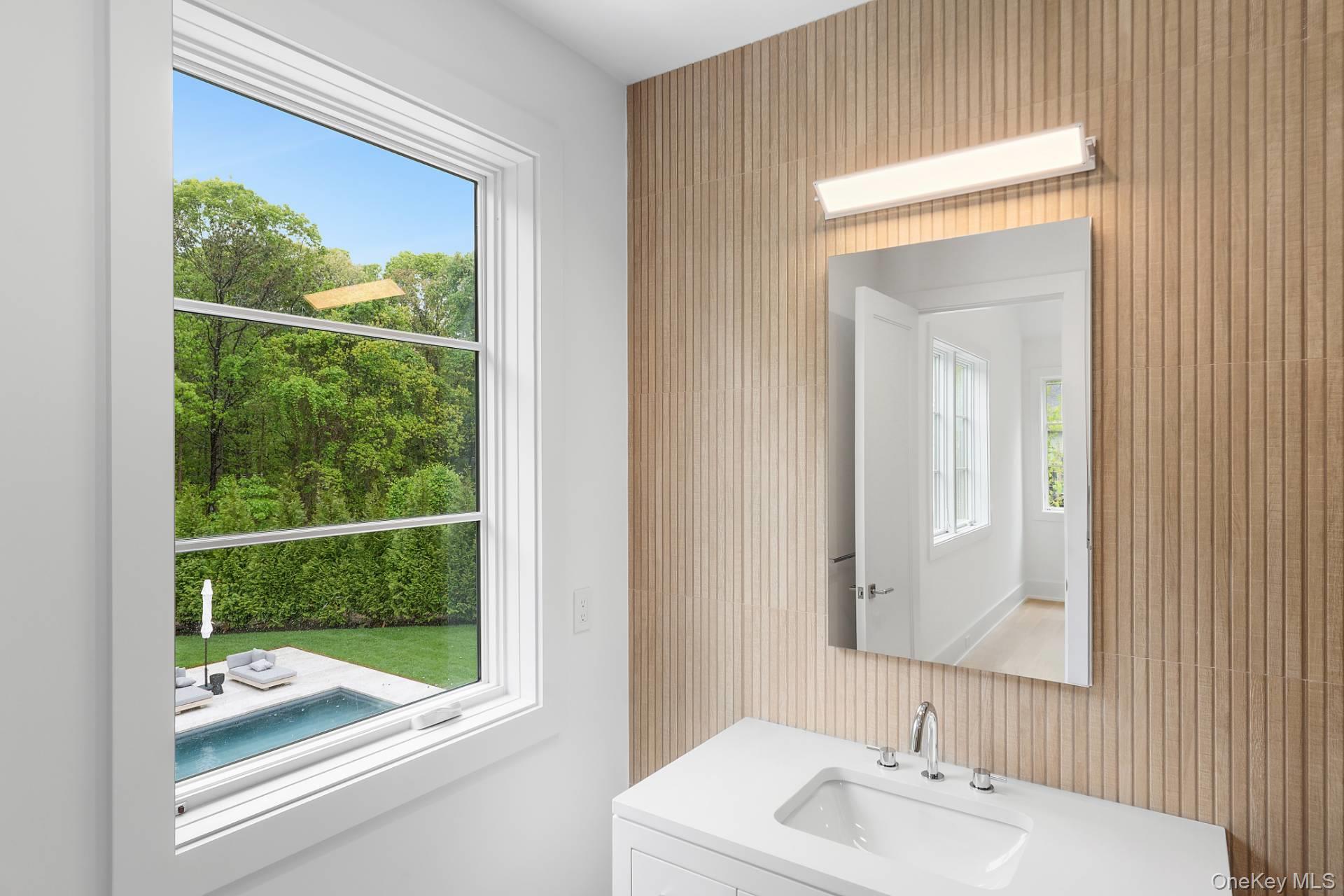 7 Lee Lane, Wainscott, NY 11975