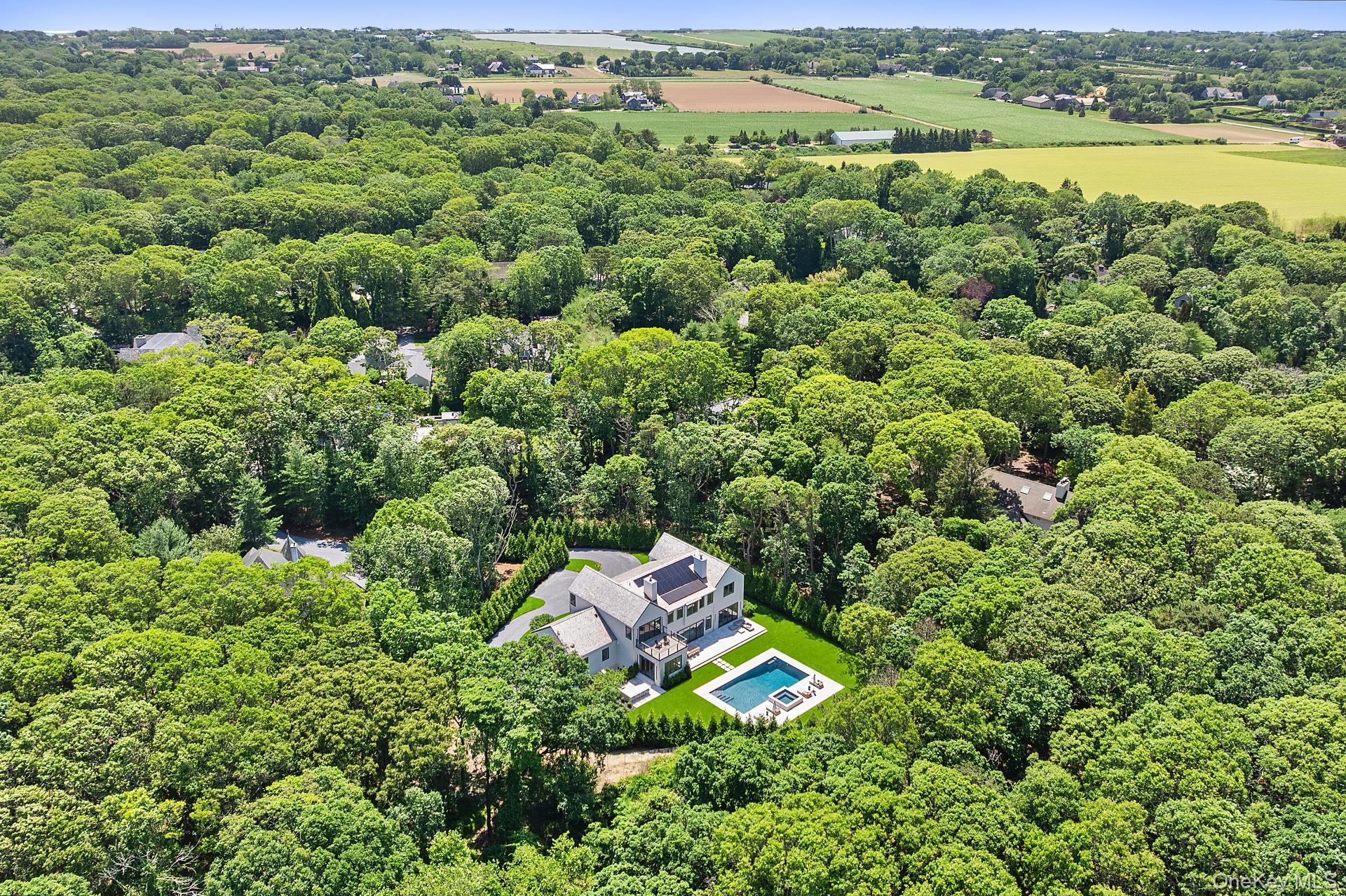 7 Lee Lane, Wainscott, NY 11975