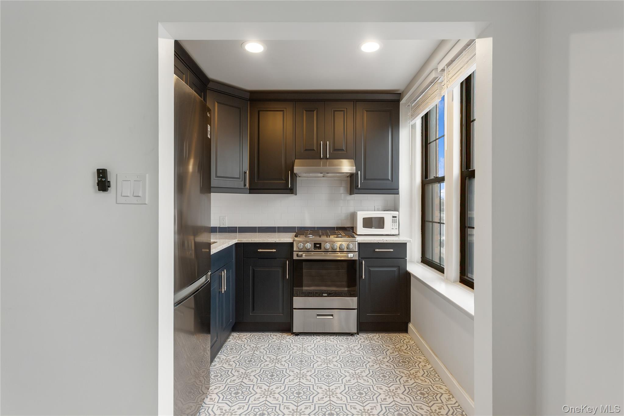 310 Riverside Boulevard # 1H, Long Beach, NY 11561