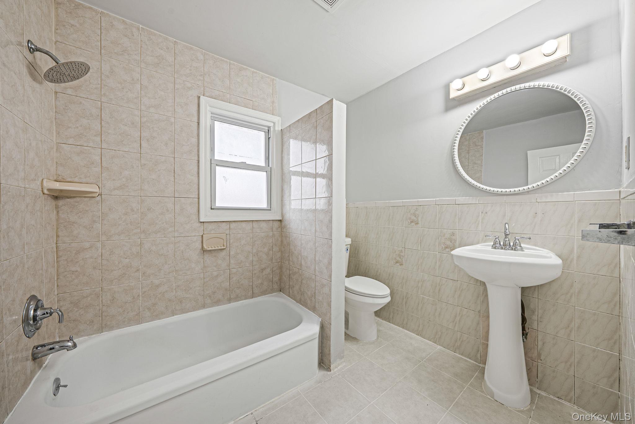 33 Willow Avenue, Freeport, NY 11520