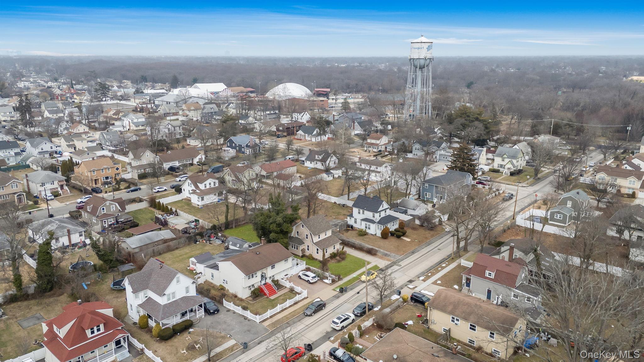 33 Willow Avenue, Freeport, NY 11520